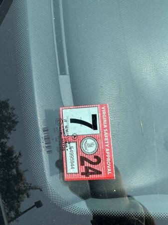 2004 Mercedes Benz CLK $5900 - $5,900 (Fredericksburg)63616633551489124