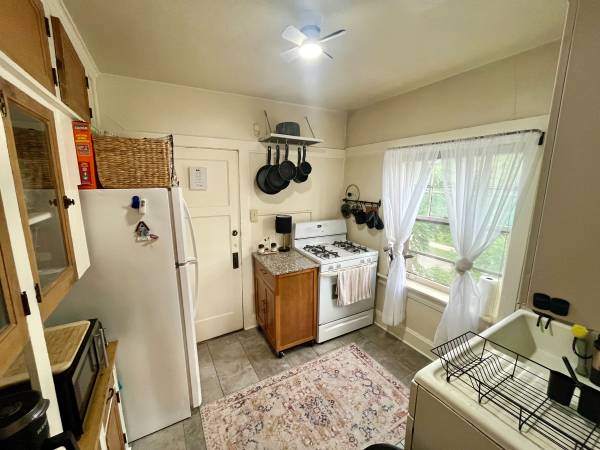 $1,125 / 1br - Bright and Open 1BR w/ Tons of Closet Space 1/2 Off the 1st Month! (Milwaukee)