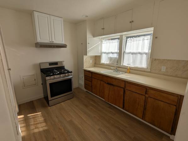 $1,895 / 2br - 326 N. K St (Lompoc)63663854560899122