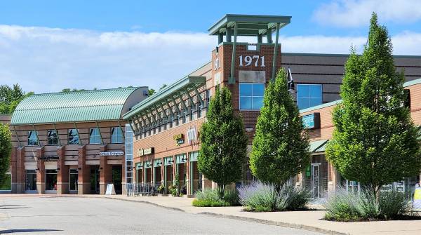 Knapp's Corner Retail Suite Available 1