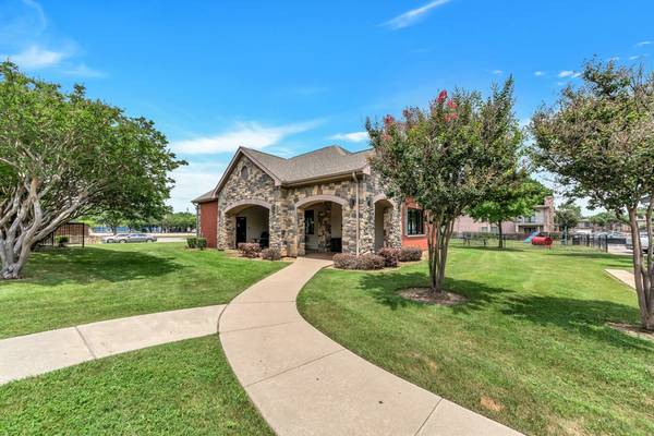 $1,140 / 1br - 706ft2 - Balcony, Pantry, Courtesy Officer (4500 Sojourn Dr, Addison, TX)63796556062977123