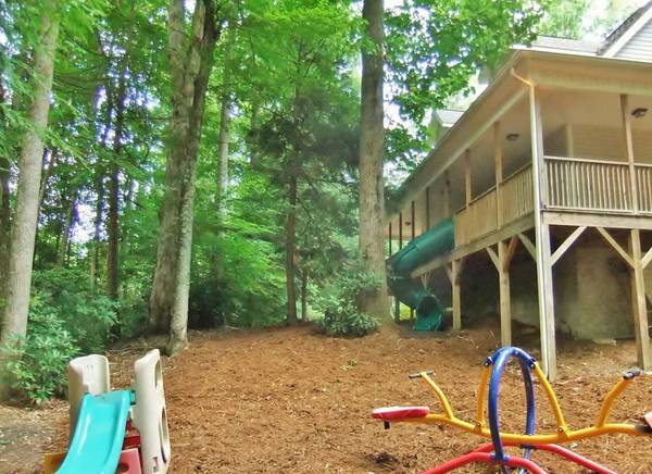 $100 / 3br - Gorgeous tumbling creek, Hot Tub, Playground, 3 Bed, Loft and 2 Bath. (Maggie Valley)64029209115138123