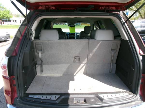 2008 GMC ACADIA SLT 3RD ROW SEAT - $4,595 (WAYNE     MI)63488230932737124