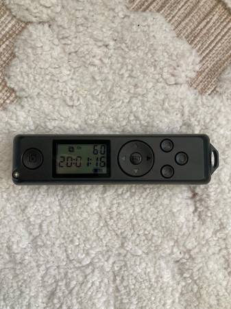 Neewer Wireless 2.4G Remote Control for Vertical Battery Grip (Canon) 1