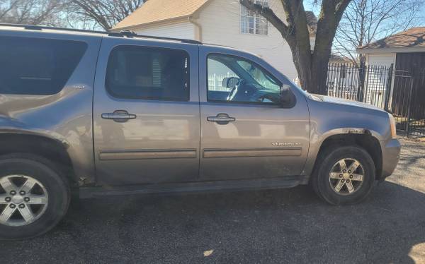 2011 GMC Yukon XL 5.3 V8 4x4 - $3,850 (Marseilles)63618872502529122