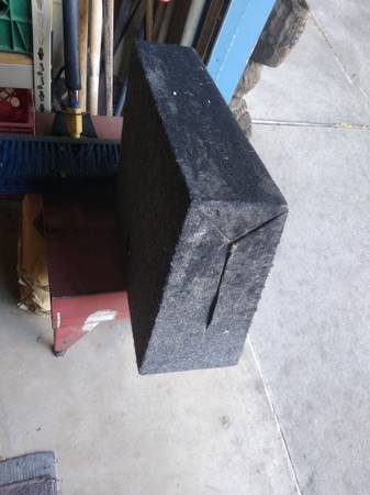 Clarion 12in sub in box - $50 (Redmond)62974824984707124