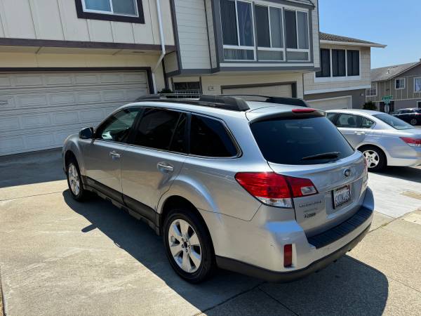 2012 Subaru Outback Limited AWD 6-SPD Tow-PKG Low Miles Clean Title - $5,90063616860387203124