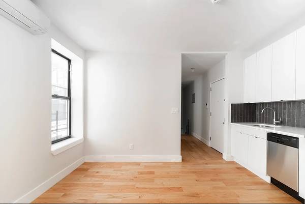 $3,100 / 3br - VIDEO! 🎥✨XXXXL DUPLEX IN CH! 2 BATH ROOMS!MODERN BRIGHT & CHARMING ✨✨ (Brooklyn)64033633410689124
