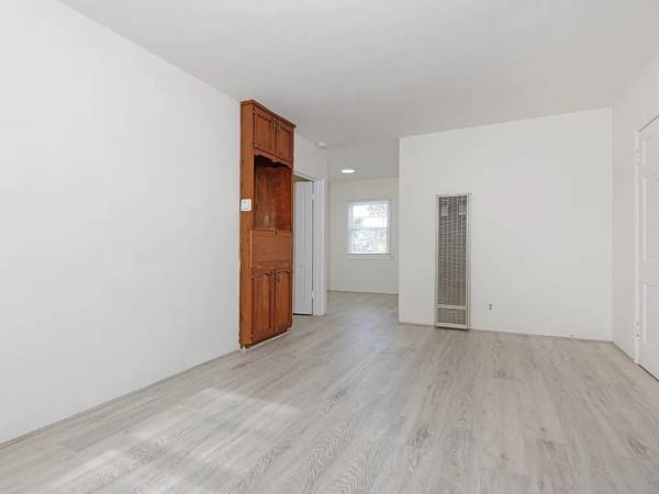 $1,500 / 1br - TIMBER LOFT WITH ONE BEDROOM AND 1.5 BATHROOM. (san diego)64037045083649120