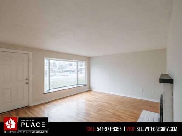 $335,000 / 3br - 1039ft2 - This charming 3-bedroom, 1-bathroom home is move-in ready! (Lebanon OR)64170158618497122