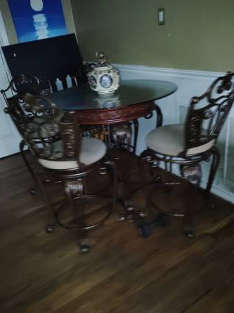 Glass dinner table 1