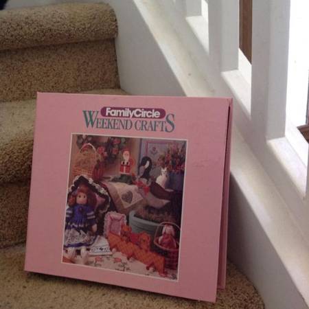 598835991203 ~ FAMILY CIRCLE ~ Weekend Craft Book Binder 1