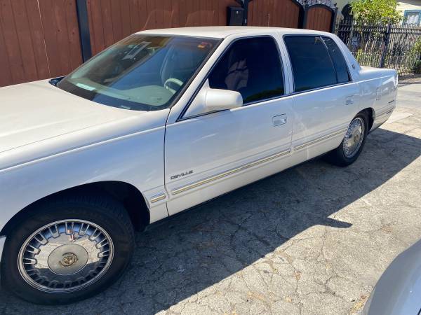 Venta de Cadillac blanco en efectivo - $1.500 (berkeley)63442338124163122
