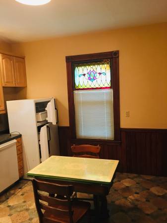 $2,700 / 2br - 1200ft2 - Victorian home owner occupied available 9/1/25 (Jamaica Plain)63699488314369121