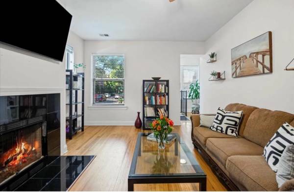$1,500 / 4br - 2000ft2 - Share a 4 BR/4BA with one roommate (Chicago)63898731569027120