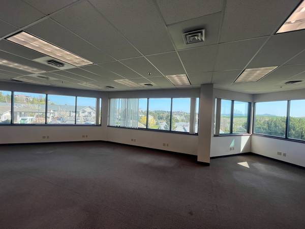 $2,662 / 1521ft2 - Espacio de oficina dentro del edificio Corporate Pointe (Pullman, WA)63689276659843122