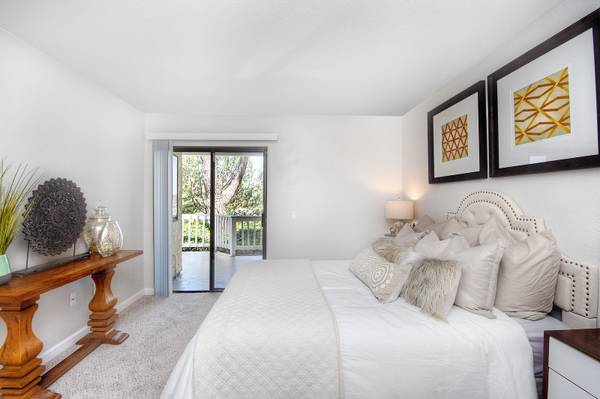 $3,195 / 2br - 1060ft2 - Close To Everything, Far From Ordinary - 2 Bed/2 Bath Apartment Home (15639 Avenida Alcachofa)63621352312577124