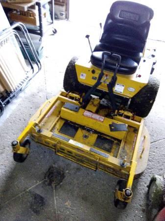 WALKER ZERO TURN MOWER 42" DECK AROUND 1000 HOURS 1