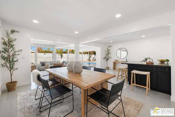 $324 / 3br - 1964ft2 - Fox Corner Downtown.... (Palm Springs)63758570915715121