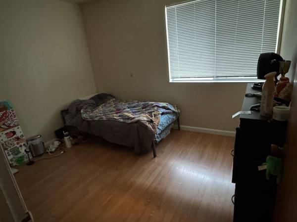 Single Available for Sublease 1