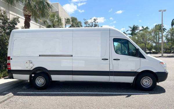2011 Mercedes-Benz Sprinter 2500 Diesel 1 Owner - $6,900 (Largo)63443774256001121