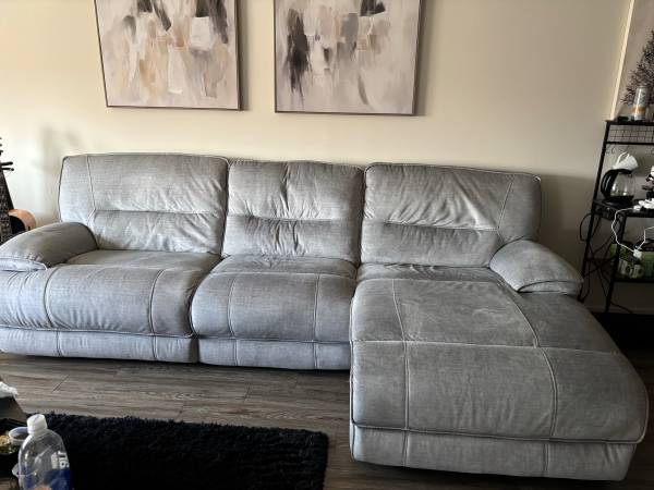 Bob’s Sectional Sofa 1