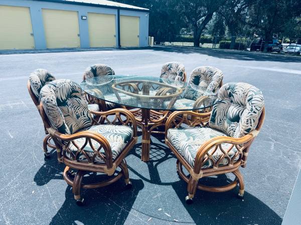 Stunning Upscale Tropical Tommy Bahama Indoor/Outdoor Beveled Glass Dining Set 1