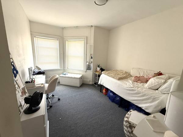 $1,099 / 4br - Fenway Room in 4 Bed/1 Bath | Pet Negotiable | Near Fenway Station (Fenway)63614179152641124