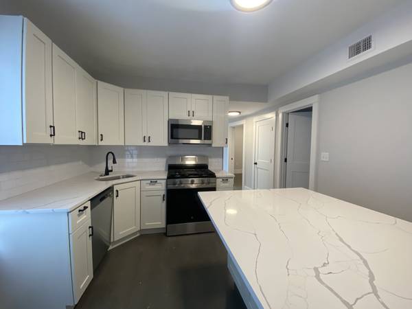 $4,000 / 3br - 1305ft2 - Renovated East Boston 3 Bed For $4,000 AVAIL NOW NO FEE (East Boston)63863135671681120