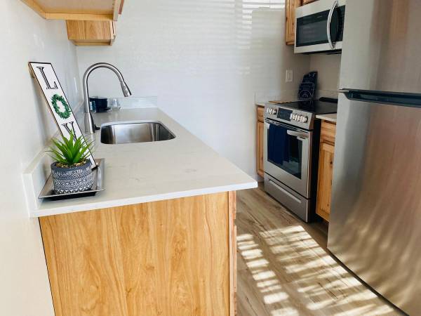 $1,500 / 2br - 838ft2 - Exclusive 2 BR/1 BA with Dishwasher & Quiet Neighborhood (Boise, Idaho)63794945498243124