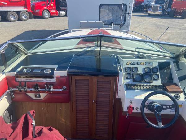 1984 Wellcract de 23’ con cabina cerrada - $7,500 (belmont)63438663979267123
