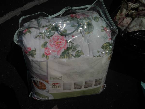 New  unopened Woolrich Home Down free Classic Comforter 1