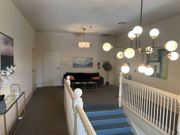 $300 / 300ft2 - Massage/Acupuncture/Healing Arts Studio Available Weekends/Mornings (New Orleans)63903653339778124