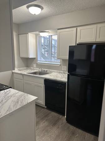$1,175 / 2br - 1021ft2 - Come FALL in Love with our Community! (Baton Rouge)63678544075139121