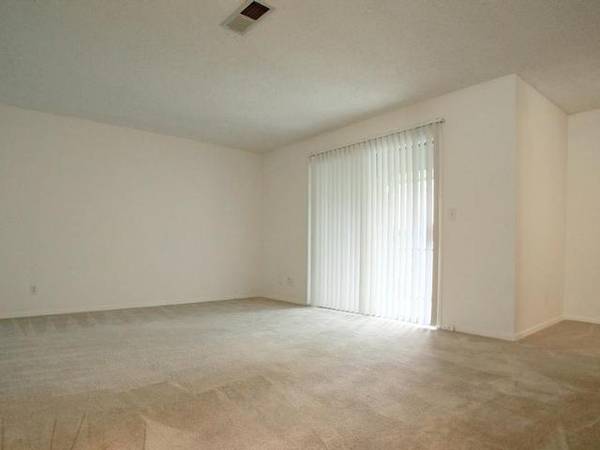 $1,020 / 1br - 800ft2 - Electronic Access Gates, Two Laundry Facilities, Private Storage (Tulsa)63806171275265123