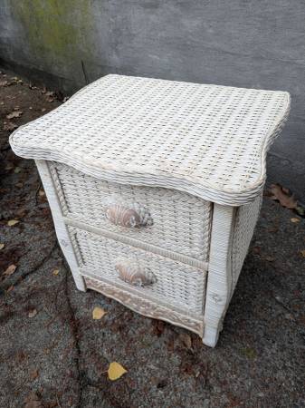 Wicker bedside table 1