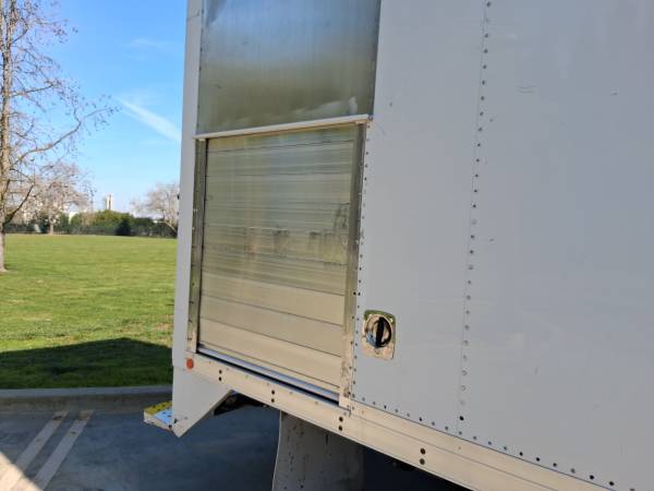 2012 Ford E450 Refrigeration truck - Photo 14