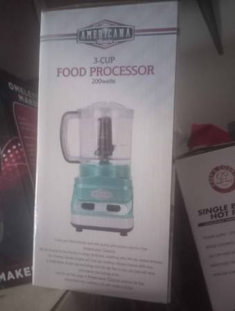 Americana Classics 3-cup Food Processor (200w) 1