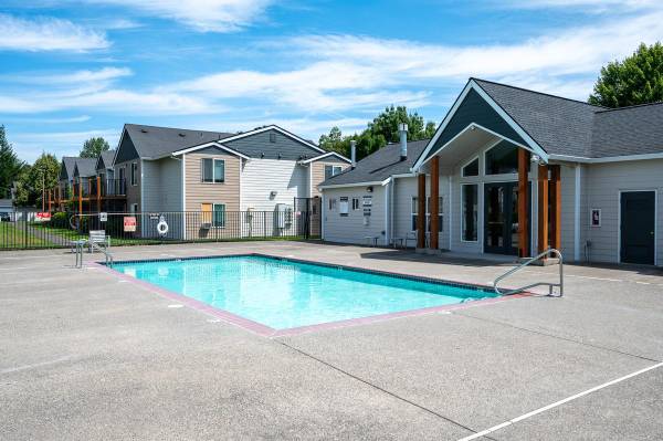$1,356 / 1br - 575ft2 - Utilities Included - Water, Sewer, Garbage, Patio/Balcony (Sommerset Weset- Elmonica South neighborhood in Beavert)63831465733635121
