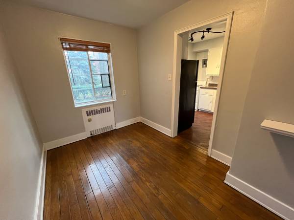 $1,199 / 1br - 686ft2 - Terrific 1 Bedroom on Lexington Ave Available - Utilities Included! (Delaware Avenue District,  Close to Area Colleges-DT)63925204384898122