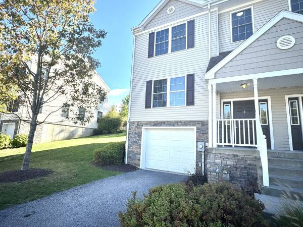 2 Bedroom • 2.5 Bathroom Townhome at Orchard Hills Landings
$3,025
Town of Newburgh 2 Bedroom • 2.5 Bathroom Townhome at Orchard Hills Landings
$3,025
Town of Newburgh