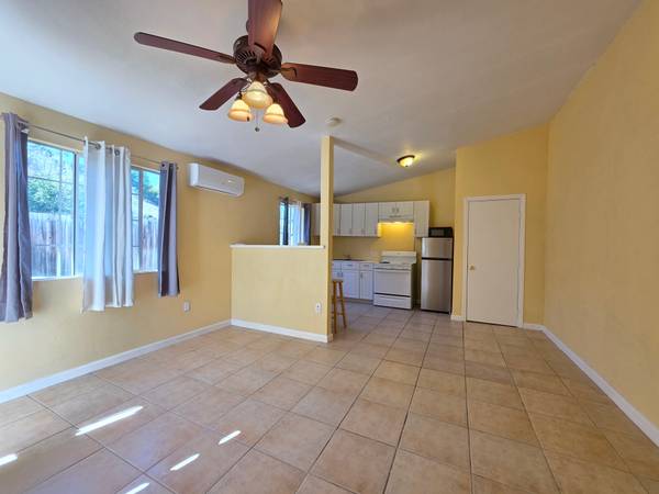 $1,550 / 220ft2 - Studio for rent with private entrance and patio (San Diego)63933251306755120