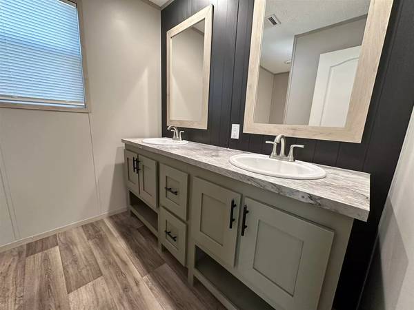 $1,489 / 3br - 1216ft2 - Cada Día es un Viaje: ¡Comienza y Termina el Tuyo en la Casa Perfecta! (Gainesville)63823034411137120