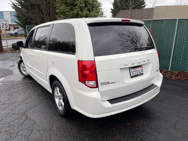 2013 Dodge Grand Caravan SXT - $4,500 (Philomath)63470782757633122