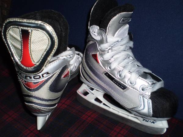 Bauer Vapor XXII, size 9 D youth for shoe size 10 youth 1