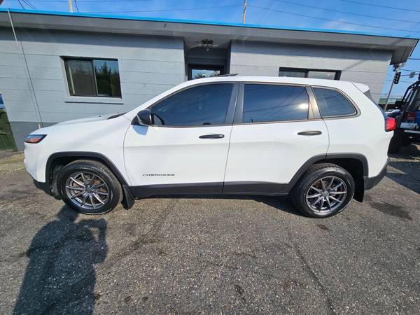 2016 Jeep Cherokee Sport 1C4PJLAB5GW146351 - $9.999 (Para la mejor selección de vehículos usados en s)63473354797571122