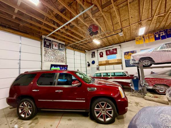 2010 Cadillac Escalade Hybrid 1