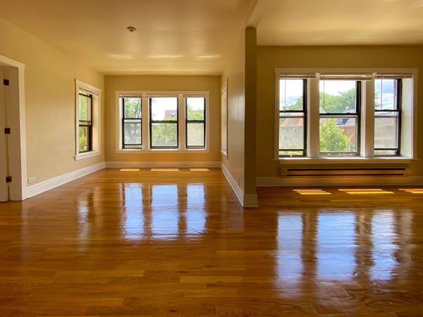 $1,700 / 2br - Apartment $1,700 / 2 Bedrooms 1 Bath - Race & Waller63898602242690124