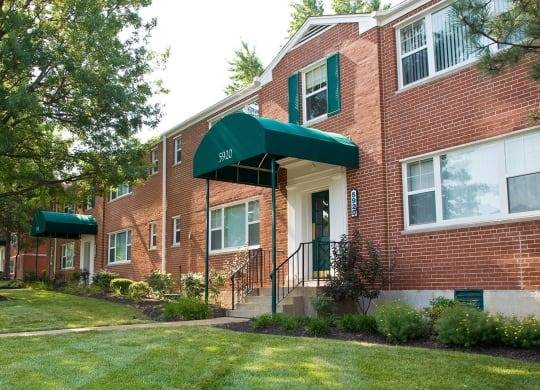 $1,160 / 2br - 800ft2 - Convenient Freeway Access, St. Louis MO, 2/BD (5927 Suson Pl, St. Louis, MO)63924424620802120