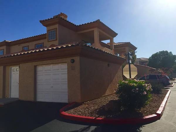 $1,500 / 2br - One level with attached garage (Las Vegas)63859500673921122